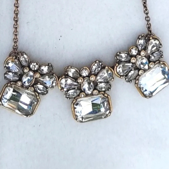 Banana Republic Necklace with trio of Rhinestone showpieces set in gold - Picture 4 of 6